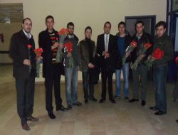 AK gençler hastaları sevindirdi